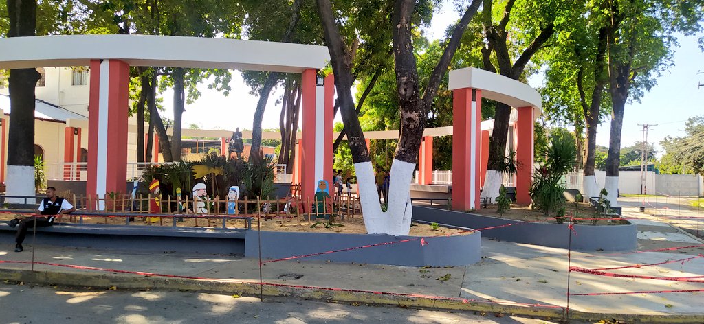 #16Diciembre Así avanzan los trabajos de rehabilitación de la Plaza Santa Rita, bajo orientaciones del Alcalde @JohendersonMrt y nuestra Gobernadora <a href="/Soykarinacarpio/">Karina Carpio</a>, a pocos días de su reinauguración <a href="/ModernoyProdFla/">Linares Moderno Y Productivo</a> <a href="/NicolasMaduro/">Nicolás Maduro</a> <a href="/VTVcanal8/">VTV CANAL 8</a>