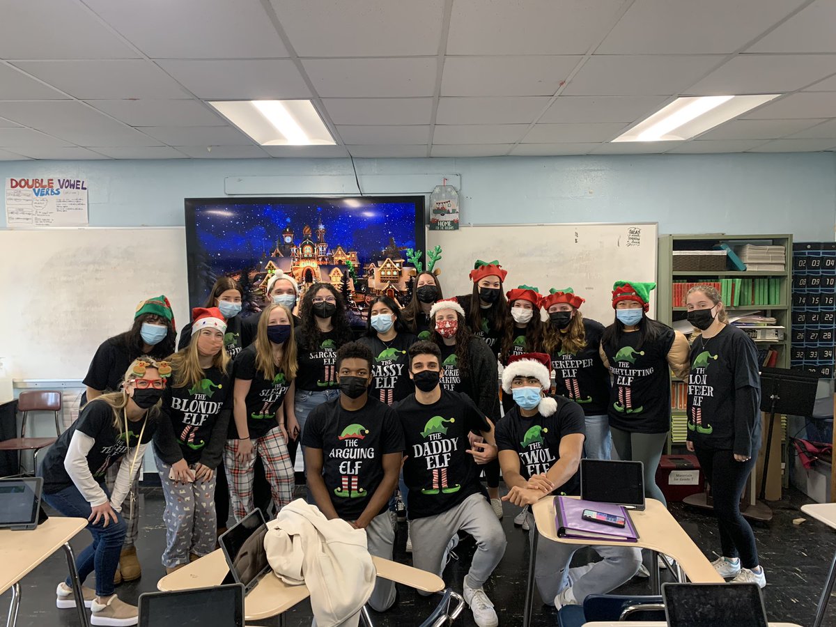 letsmosiealong's tweet photo. AP Lit- Holiday Twins aka our Elf Army. Masters of toy making and literary analysis! https://t.co/JWdOd04KbW