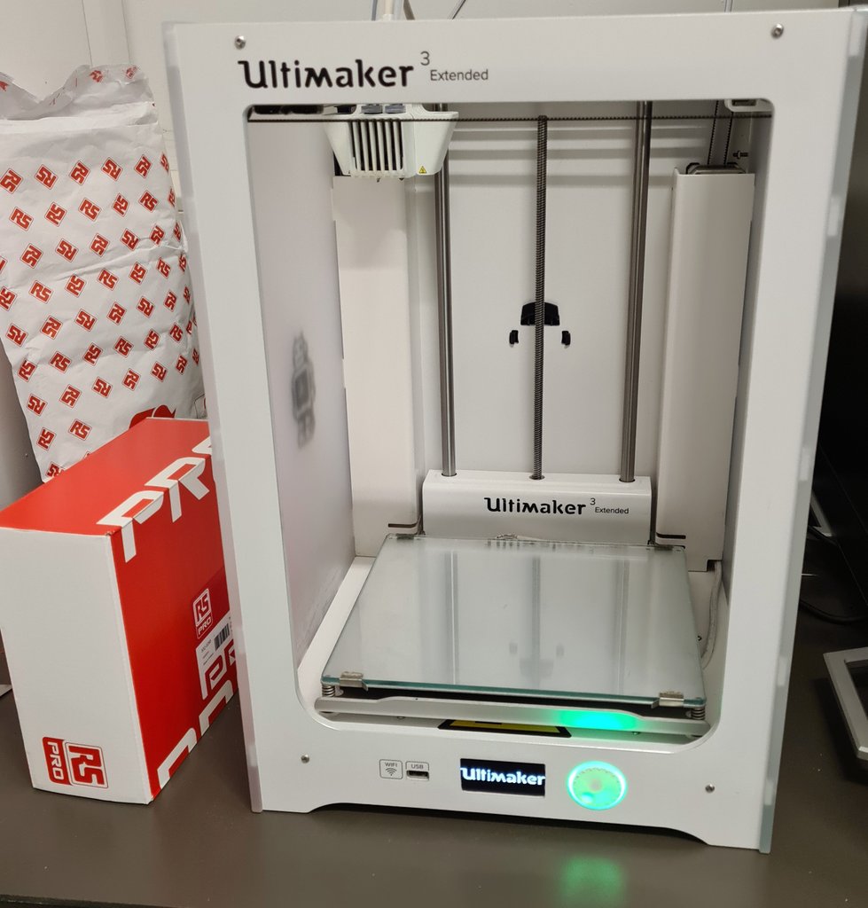 Welcoming a new addition to the lab, an <a href="/Ultimaker/">UltiMaker</a> 3 Extended! Kindly placed in the ARL by <a href="/RSIreland/">RS Ireland</a> for research and outreach purposes! Kieran from Technical Sales and Innovation Support is a gentleman &amp; 3D printing wizard! #Research #Outreach #3Dprinting #Xmas