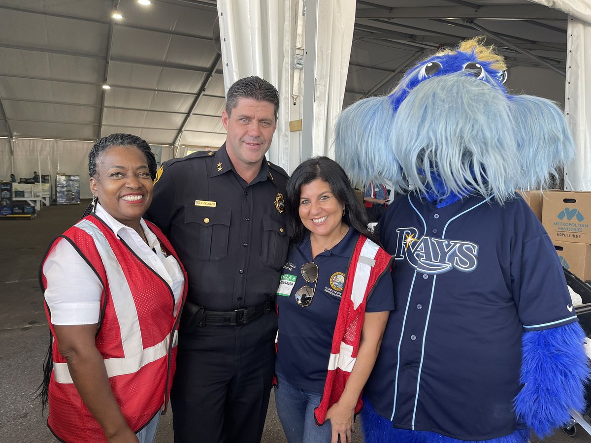 ToledoForTampa's tweet photo. Giving back at #MetMin today to serve our incredible #Tampa community. #inspirehope https://t.co/BGFqcJGPjw