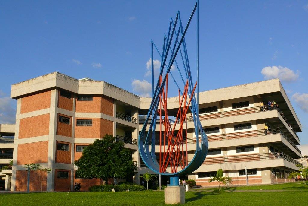 TiempoUC's tweet photo. #Un Día como Hoy en la UC de 1962 comenzó a funcionar la Escuela de Educación, hoy @FaCE_UC de la @UCarabobo. Antes estaba adscrita a la Facultad de Ciencias Económicas y Sociales e incluía una etapa de educación básica y otra de profesionalización.

#LeeTiempoUC https://t.co/44h7lO5sEJ