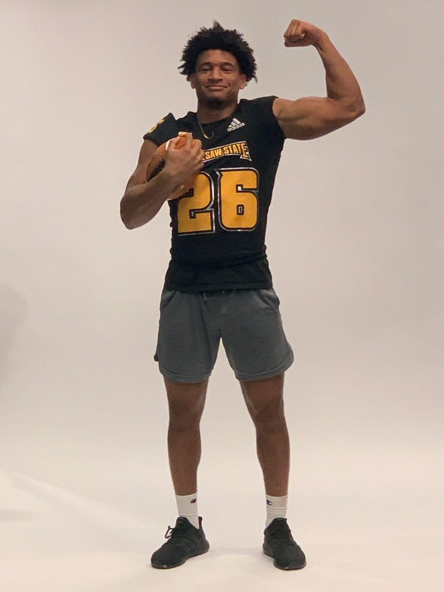 VeronicaWestm12's tweet photo. @ALLVOLNEWS 3 star RB Rob Brown, from Trion GA commits to KSU…. Keep an eye on him, we can use him … GO VOL https://t.co/h756k0UT2X