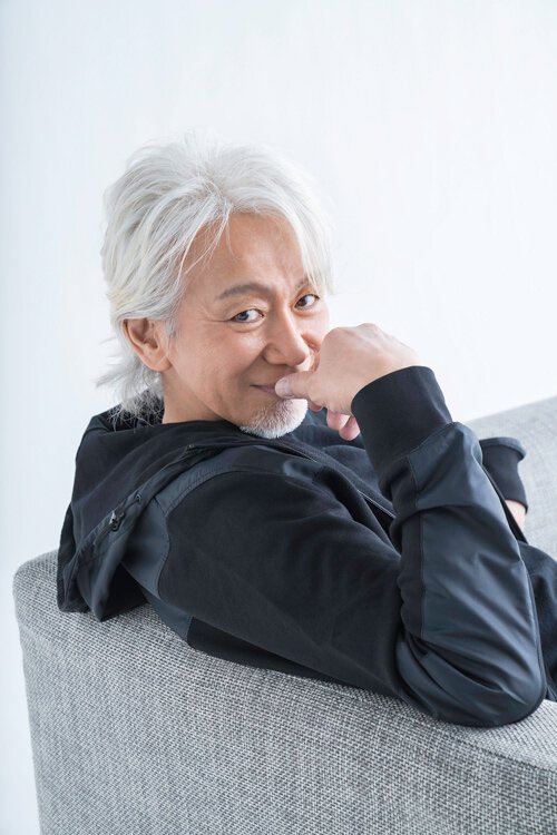 吉田 翔平 玉置浩二クリスマスディナーショー21ツアー初日の金沢公演でした 先日のツアーに引き続き また玉置さんの歌声とご一緒できると思うとゾクゾクします よろしくお願いします メンバー Key トオミヨウ Gt 秋山浩徳 Violin 吉田宇宙 12