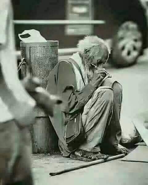 ArunYadav_2's tweet photo. अब उसी के वास्ते घर में कोई कमरा नहीं
वो जो इस घर के लिए सारी जवानी दे गया https://t.co/YCSzOmK1eC