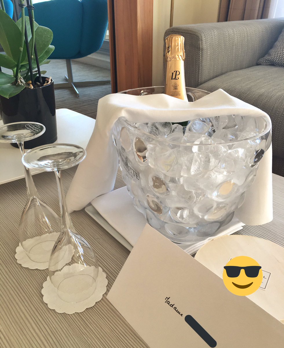 barbie_gueule's tweet photo. Optimisme ?
Encouragement ?
Teasing ?

Deux verres...

#rewardweek https://t.co/ouZBuirHuZ