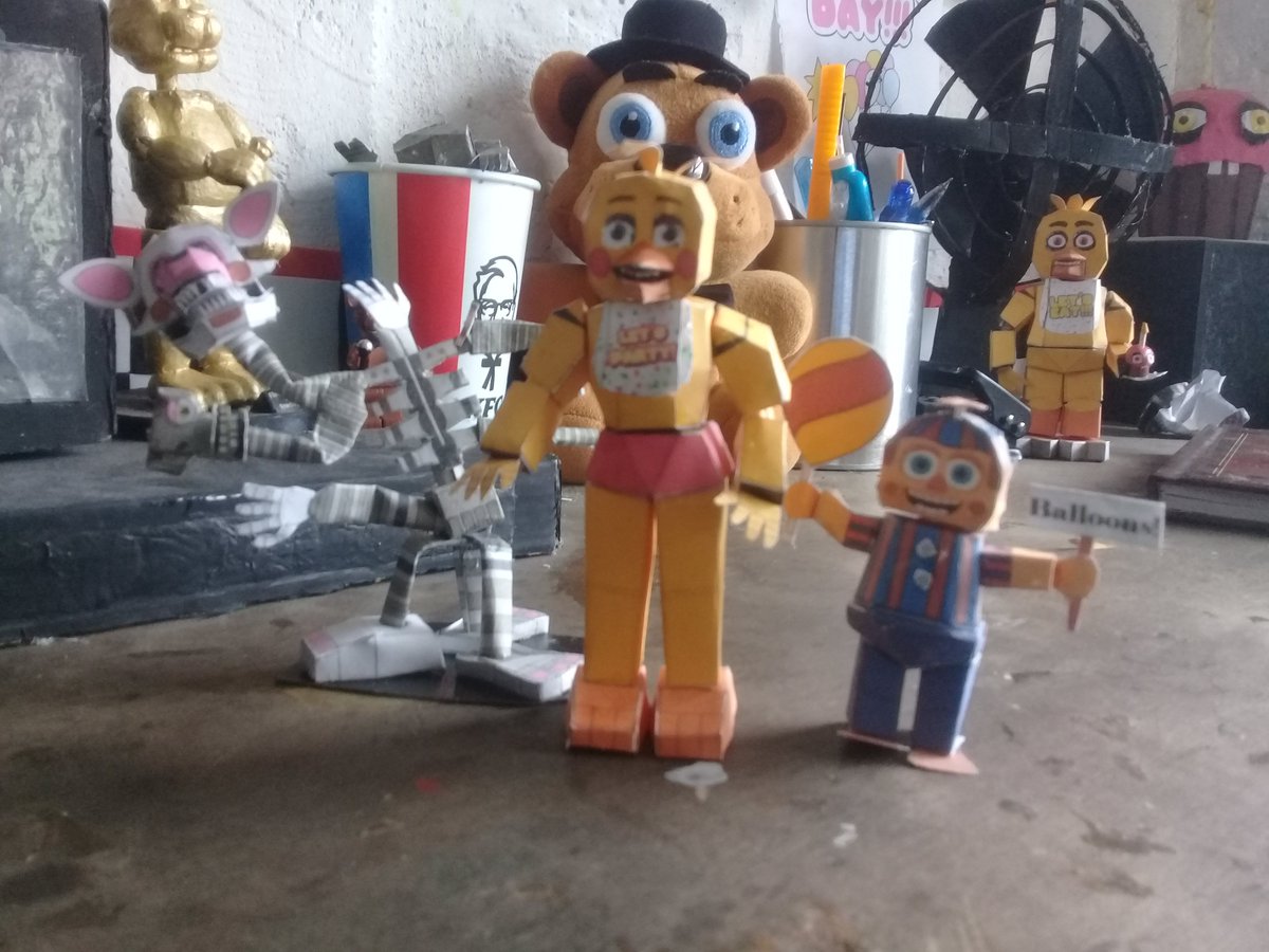 Pablo_2007_Fer's tweet photo. Toy chica terminada!
#ToyChica #FNaF  #FNaF2 #FNaFPF https://t.co/SNi3tK6hAS