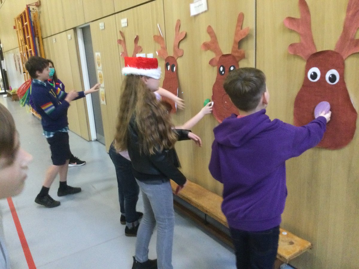 KinrossPrimaryS's tweet photo. P6B had great fun this afternoon at their class Christmas party. #teamwork #wellbeing https://t.co/pMBQRMkoMP