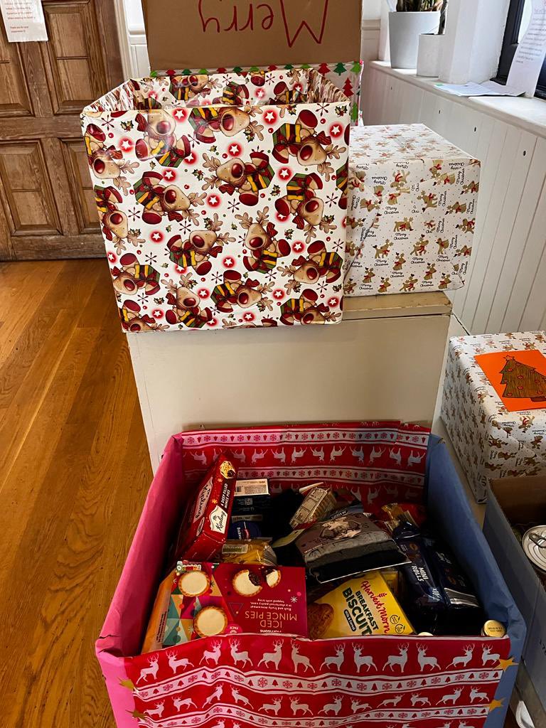 Thank you to @claptongirls sixth formers for their brilliant and generous donations!

Living on low or no income is particularly hard at this time of year and all of this kindness helps to make Christmas a little bit better for so many people.  

Christmas spirit in Clapton! 💪🥰