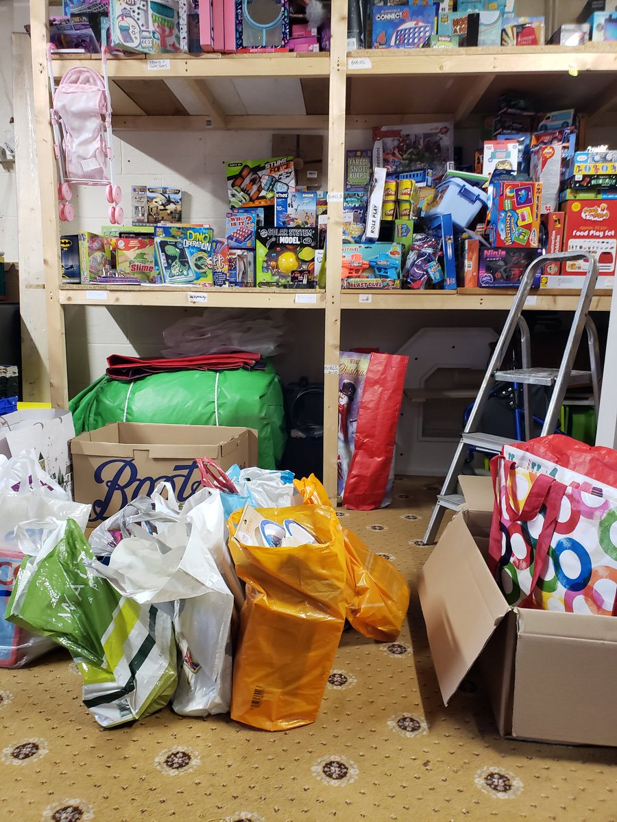 Over 100 gifts donated to the <a href="/boomerangcardif/">Boomerang Cardiff</a> Christmas gift appeal. Many thanks to our <a href="/marlboroughpri/">Marlborough Primary</a> families ❤