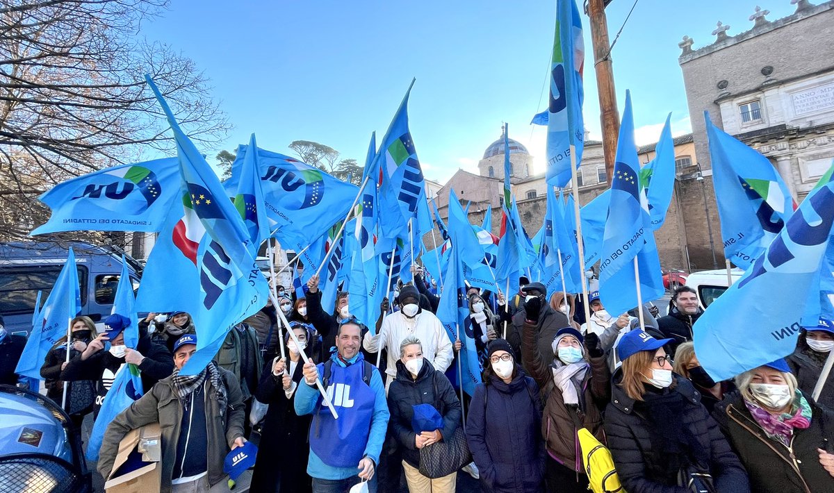 BorgoMarcello's tweet photo. Roma, sciopero 16 dicembre 
Insieme X la Giustizia … 
UIL Cesena … Presenti! https://t.co/lFXa5EwZX1