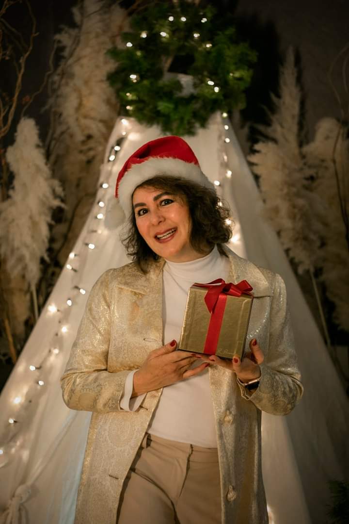 bibesp_pro's tweet photo. Mini Sesiones Navideñas
Ven y tómate la foto en nuestro set navideño, conserva este bonito recuerdo familiar, en pareja o con tu mascota.
Aún hay días y horarios disponibles.
Gracias por confiar en nuestro trabajo y seguir haciendo "Las memorias de tu vida". https://t.co/5T6KmdXG8M