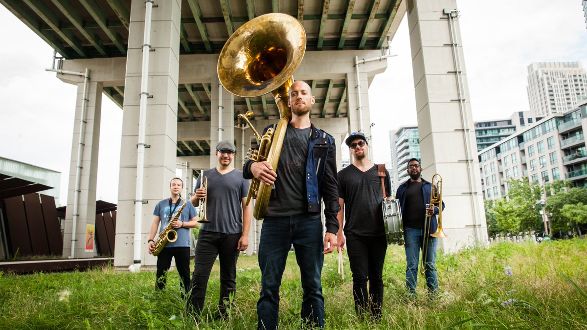 slamminmusic's tweet photo. Have you listened to the perfect mix of soulful and reflective jazz grooves from the new @HeavyweightsBB 's album? Don't miss the ride and tune in to "Stir Crazy"! โถhttps://t.co/ZVuhWT5ybS ๐ท
#livemusic #jazz #torontojazz #newmusic #dromtaberna @slammin29 @slamminmusic https://t.co/KSUvOl54WH