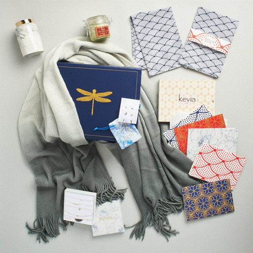FashionEdits's tweet photo. If you’re still not sure what to give your #partner this year, consider making a DIY #gifts box and fill it up with all of their #favorite stuff,
For more info: https://t.co/ETr8EjB0IN
.
#Fashionedits #Michellew #classic #collectors #style #elegantdresses #onlineshopping #fashion https://t.co/E5WHTivdd2