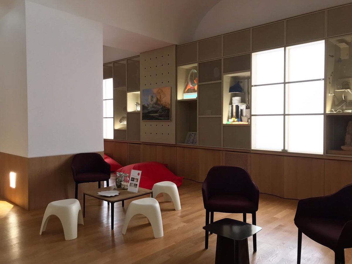 louvrepourtous's tweet photo. #StudioLouvre Le #Louvre ouvre un nouvel espace accessible librement pour son public : pour se poser, lire, s’amuser, assister à des animations… et des salles pour ateliers et formations Quasi tout est gratuit grâce à du mécénat 🥳 J’y consacre 2 chroniques sur @CarenewsCom ⤵️ https://t.co/2oD1ICgdsy