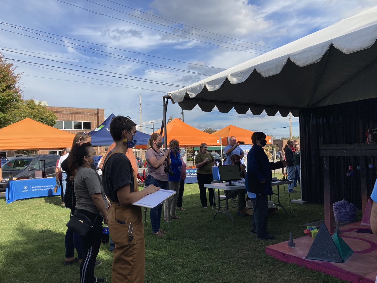 WorkInBurke's tweet photo. Throwback: We are so proud of our students from 2021 MADE Rescue Robot Challenge Competition event! 🤖🔌💡
Each team did a great job creating amazing robots! 🤩
Included in this mini-album are our winners from the high school division: North Carolina School for the Deaf! https://t.co/jSUnweK4Dc
