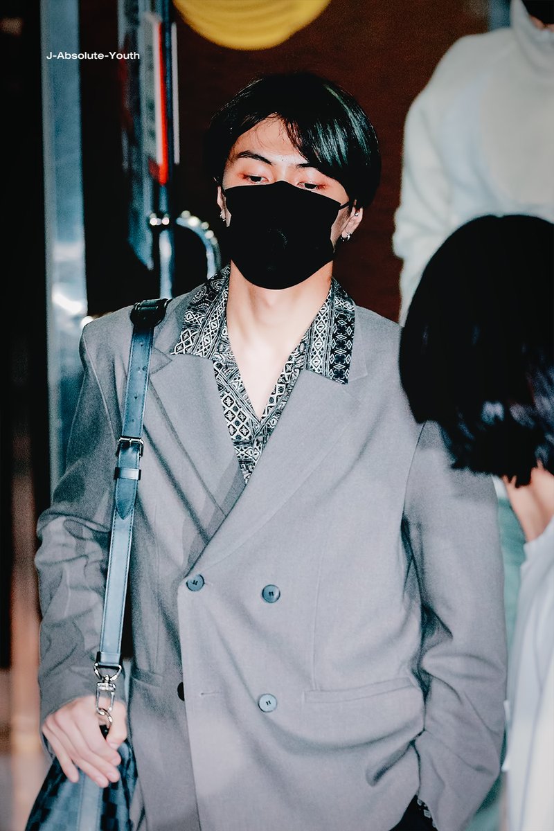 jabsoluteyouth's tweet photo. 내일 보자고...
#ENHYPEN #JAY #엔하이픈 #제이 https://t.co/BO1iaeUsLM