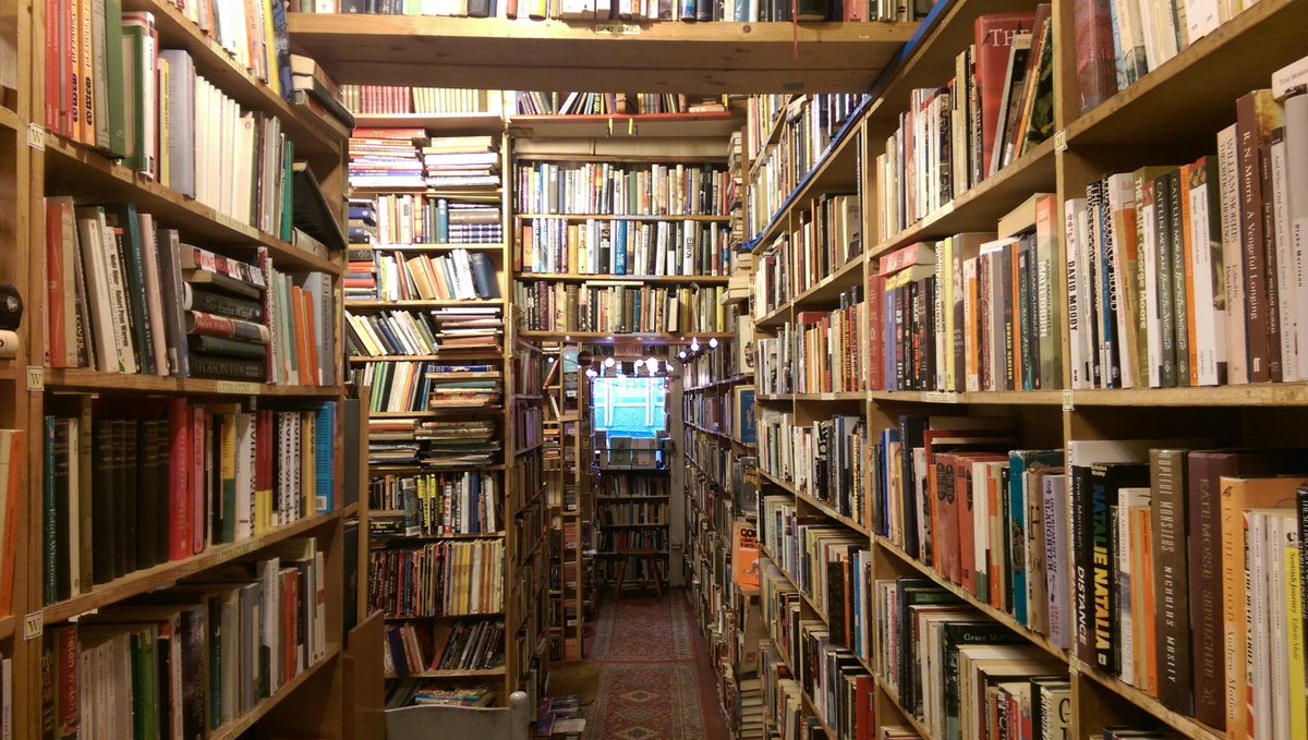 работник книжного секонд хенда 8 букв. работник книжного секонд хенда 8 букв. Second hand book store anime. москва книжные магазины тушино. Second hand book store anime.