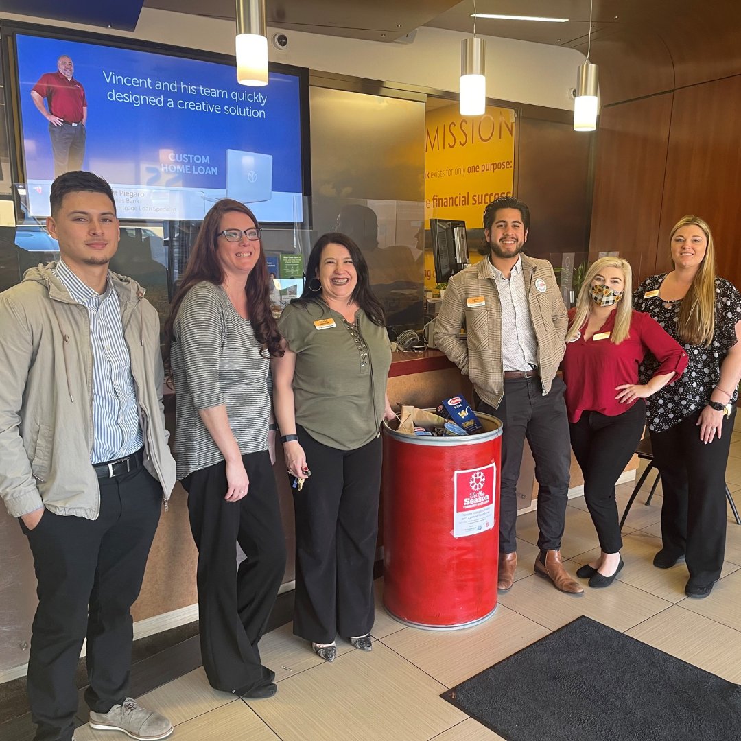 TriCountiesBank's tweet photo. Join us today for our final live-collection event this year for our Tis the Season Food Drive at our Chico South branch on Notre Dame Blvd from 3-7 PM. Donate canned or non-perishable food and receive a personal thank you from our staff and the Salvation Army. #MemberFDIC https://t.co/RyjHyCn4HF