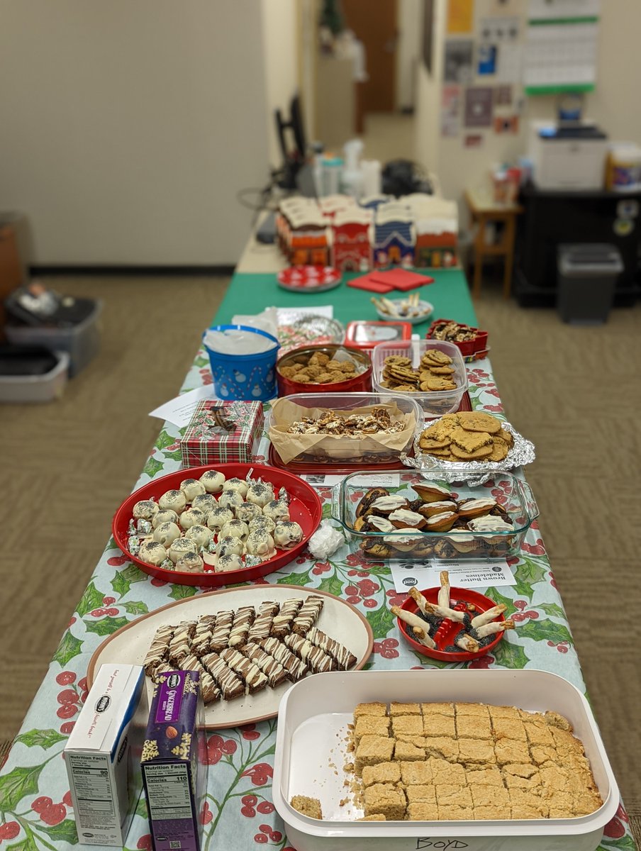 PampaisdTech's tweet photo. This morning we celebrated our annual Christmas Cookie &amp; Coffee Exchange. Cookies and Coffee made by our team! 

Special thanks to @travis_tigers for their delicious box of cookies they prepared for us!

Pampa ISD Technology wishes everyone a Merry Christmas and Happy Holidays 🎄 https://t.co/HJOL7DCvY6