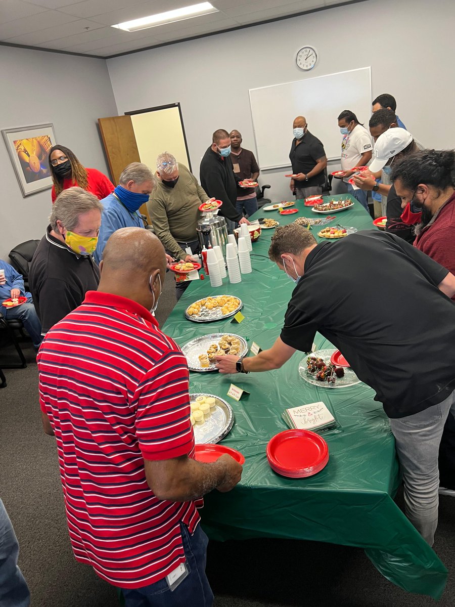 fortsol's tweet photo. Our Texas team sure knows how to throw a holiday party 🎄 🥳
Sweet treats and hot cocoa for all to celebrate December birthdays and work-anniversaries!
#FortressSolutions #Fortsol #happyholidays https://t.co/WmAtR8c3XZ