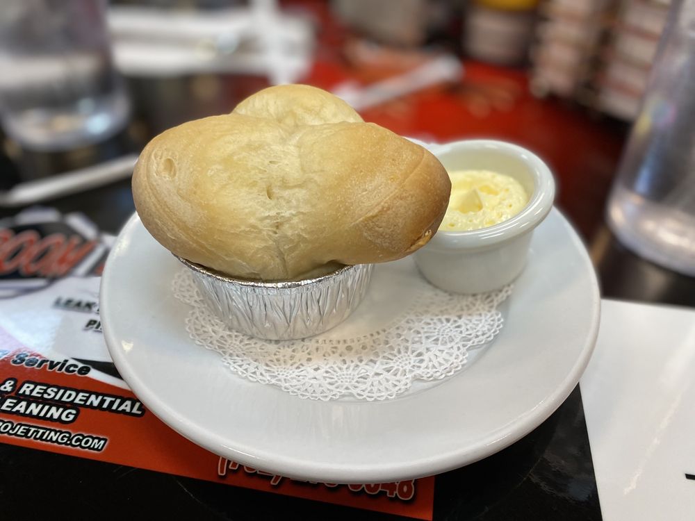 Jamms_LV's tweet image. The must have while here at Jamms! #PotOfBread
#JammsRestaurant
#BestBreakfast
#BestLunch
jammsrestaurant.com