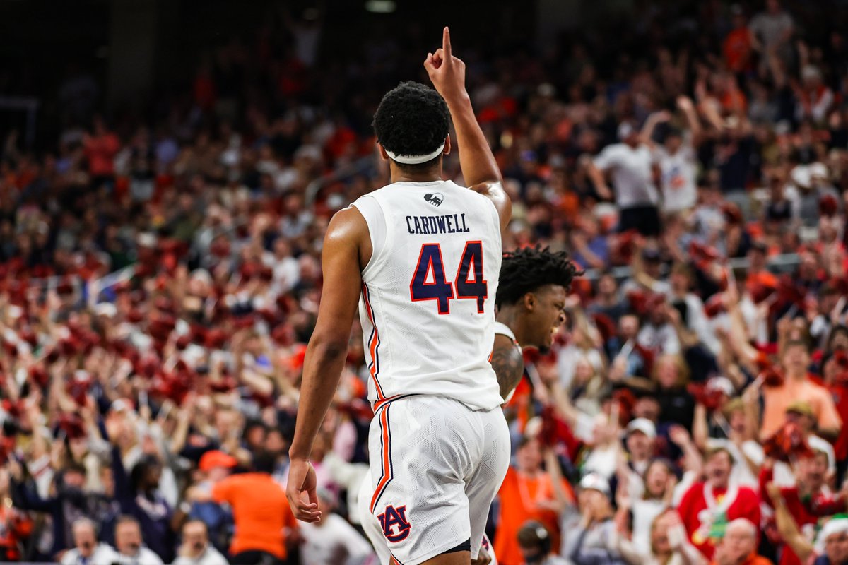 AuburnMBB's tweet image. Hit that RT and help us wish a Happy Birthday to the best hype man in the country! 

🎂🥳🎊🎉 @Dylanupnext__ 

#WarEagle