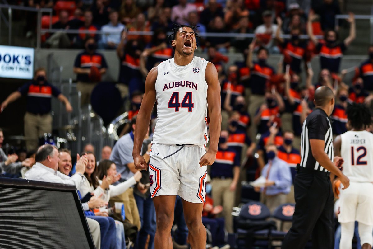 AuburnMBB's tweet image. Hit that RT and help us wish a Happy Birthday to the best hype man in the country! 

🎂🥳🎊🎉 @Dylanupnext__ 

#WarEagle
