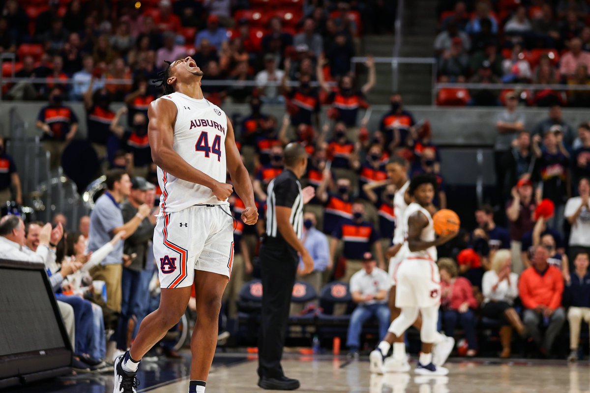AuburnMBB's tweet image. Hit that RT and help us wish a Happy Birthday to the best hype man in the country! 

🎂🥳🎊🎉 @Dylanupnext__ 

#WarEagle