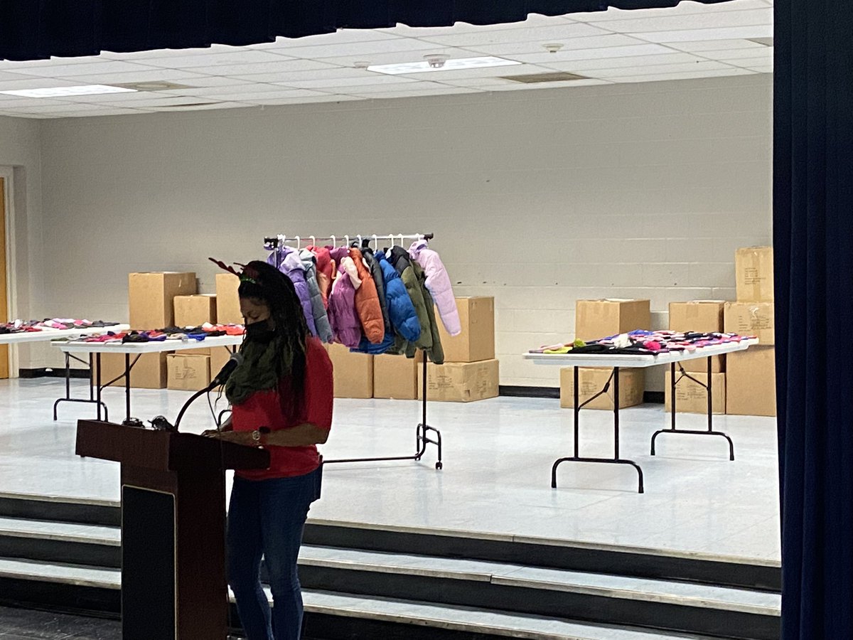 Local 34 Operation Warm partnership with <a href="/EntergyArk/">Entergy Arkansas</a> and <a href="/littlerockfire/">LRFD</a>; grateful for this partnership providing coats, hats, and gloves to our students @Washington_LRSD and <a href="/BaleElementary/">BaleElementaryLRSD</a>; <a href="/MichaelPoore1/">Michael Poore</a> <a href="/lrsd/">Little Rock School District</a>