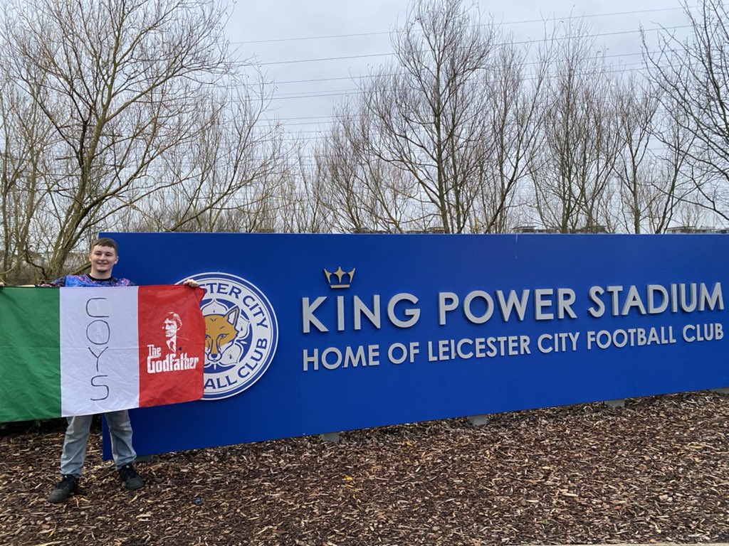 MattBennett000's tweet photo. Tickets, travel &amp; accommodation booked and paid for. Both clubs ask for postponement but told no from the PL until day of the game. Fans already travelling and arriving. Fans coming last yet again from the Premier League. @premierleague @SpursOfficial @btsportfootball @Tgarratt10 https://t.co/s8VLikUI1n