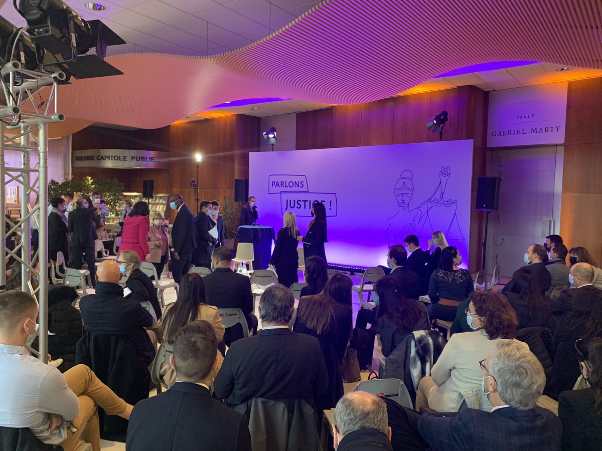 UTCapitole's tweet image. [🔴LIVE] En direct depuis l’Arsenal, les États généraux de la justice démarrent dans quelques minutes avec le premier ministre @JeanCASTEX et le garde des sceaux, ministre de la justice @E_DupondM. 
Suivez en direct l’événement via le compte Twitter @justice_gouv