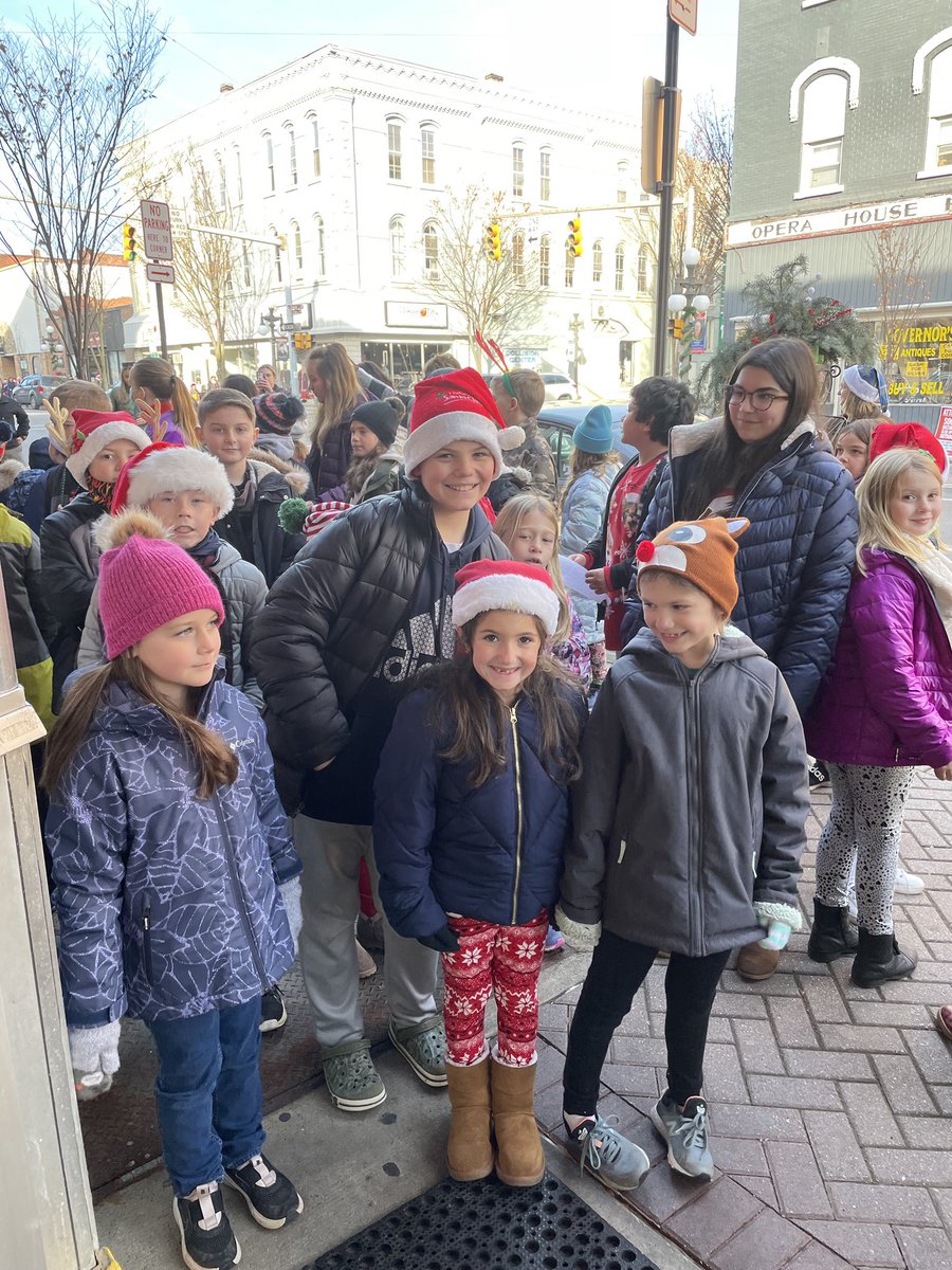 Texaslunch's tweet photo. Lock Haven Catholic School Christmas Caroling downtown.   They were awesome! We loved it and so did our customers.  Thanks for coming our way!   Merry Christmas 🎄🎅✝️ @LHCS311 https://t.co/tH21Vsh804