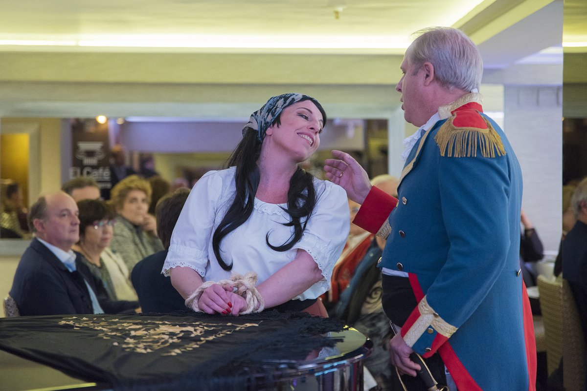 Para esta #Nochevieja hemos preparado una gran cena de gala cantada para celebrar la entrada del nuevo año de la mejor manera, ¡escuchando ópera y zarzuela en directo ¡y con un exquisito menú! ¿Quieres saber más? En nuestra web tienes toda la info elcafedelaopera.com/cenas-cantadas…