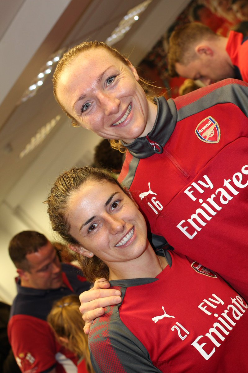 br14njk's tweet photo. 🎶 On the sixteenth day of Christmas, a tall lass gave to me… Two Arsenal shirts and then she moved to Italy 🇮🇹 🎶 #StillSupporting #OnceAGunner #WeAreTheArsenal #ProudToSupport 🔴 https://t.co/agZunqd5uO