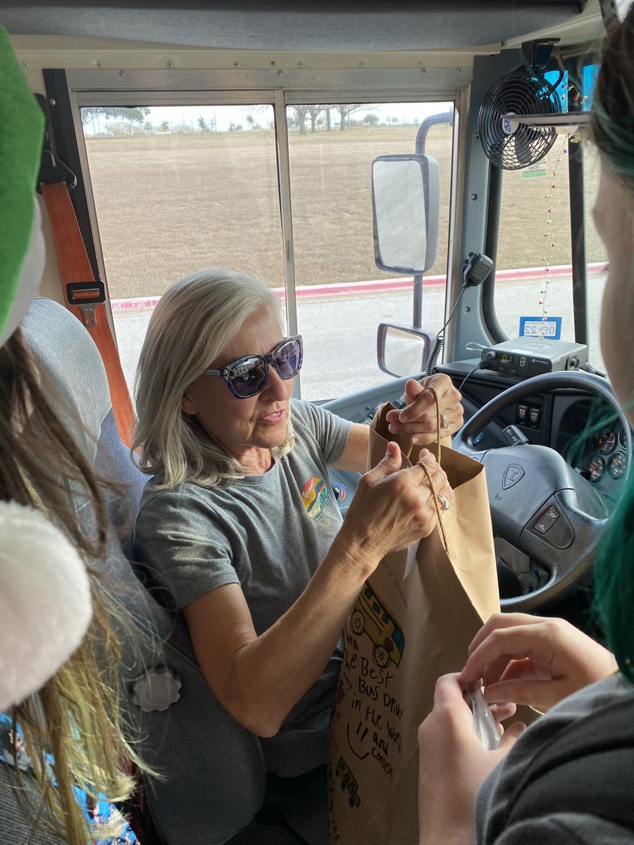 MavsCounselor's tweet photo. Our Mavericks are demonstrating community responsibility and kindness. 2nd gr is helping @wilcopets  4th gr created gift bags to thank bus drivers &amp; 1st gr is sending letters to soldiers.  @GeorgetownISD  @MitchellMavs #LeadGrowServe #BeTheChange #MavericksHelpinOthers https://t.co/5Q04KO31Ml