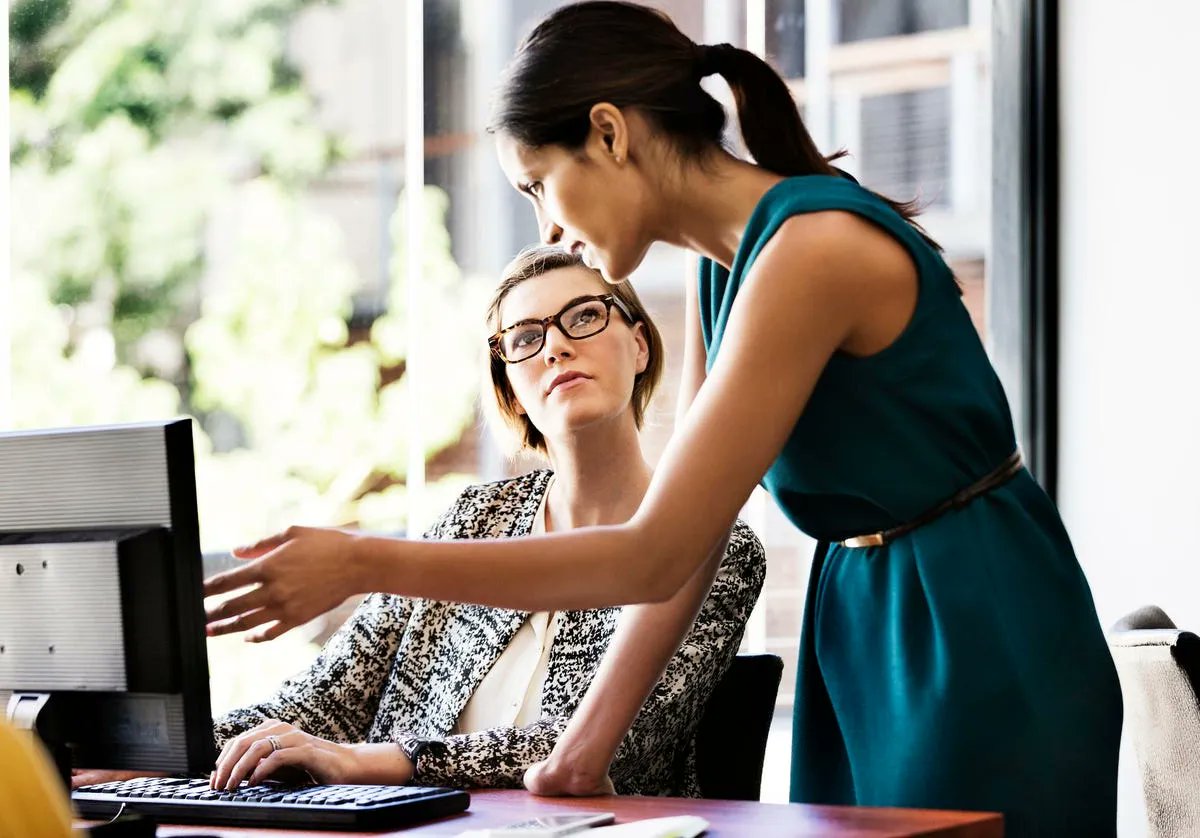 shimsec's tweet photo. Forbes post highlighting that security professionals need to realize the rest of the world isn’t imbedded in #cybersecurity and recommending they explain to users why security is so important to help them serve as the front-line #security force. @Forbes 

https://t.co/Q4iva3ZZLm https://t.co/07cRkGInHA