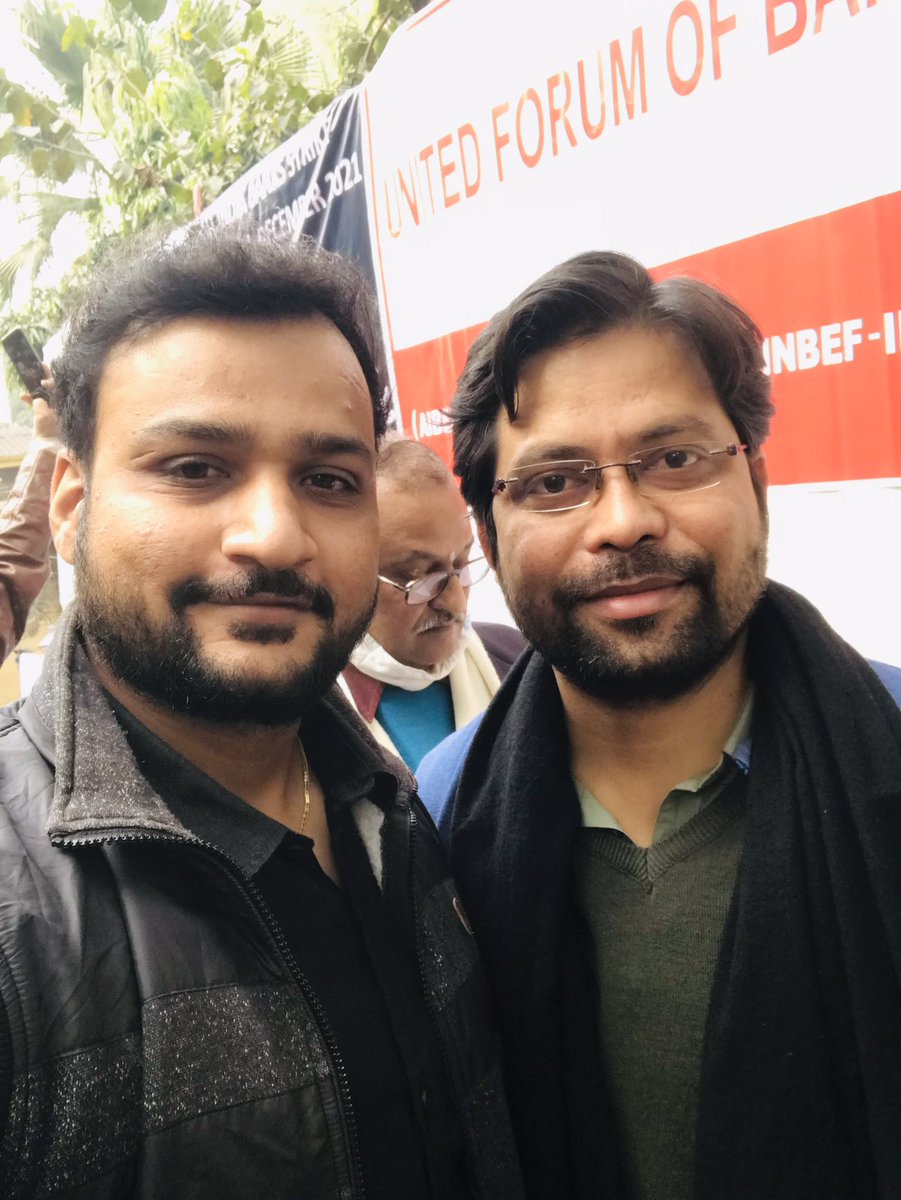 Rahul Trivedi (@trivedi_4u) on Twitter photo Really nice meeting with <a href="/AnupamConnects/">Anupam | अनुपम</a> ji today in Jantar-mantar on Bank Privatisation issue.
Thank you <a href="/yuvahallabol/">Yuva Halla Bol</a> team .
#BankStrike
#BankBachao_DeshBachao
#StopPrivatization_GovtBanks
<a href="/idesibanda/">Newton Bank Kumar</a> Really nice meeting with <a href="/AnupamConnects/">Anupam | अनुपम</a> ji today in Jantar-mantar on Bank Privatisation issue.
Thank you <a href="/yuvahallabol/">Yuva Halla Bol</a> team .
#BankStrike
#BankBachao_DeshBachao
#StopPrivatization_GovtBanks
<a href="/idesibanda/">Newton Bank Kumar</a>