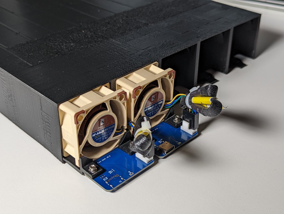 Merocle's tweet image. a little bit about cooling
Smart and non-Smart Fan Units for the enclosure for Compute Blades.
Smart one:
Based on RP2040, 2 temperature sensors, 2 UARTs for communication with blades
non-Smart:
PWM Fan can be controlled and monitored from 1 Blade directly
#RaspberryPi