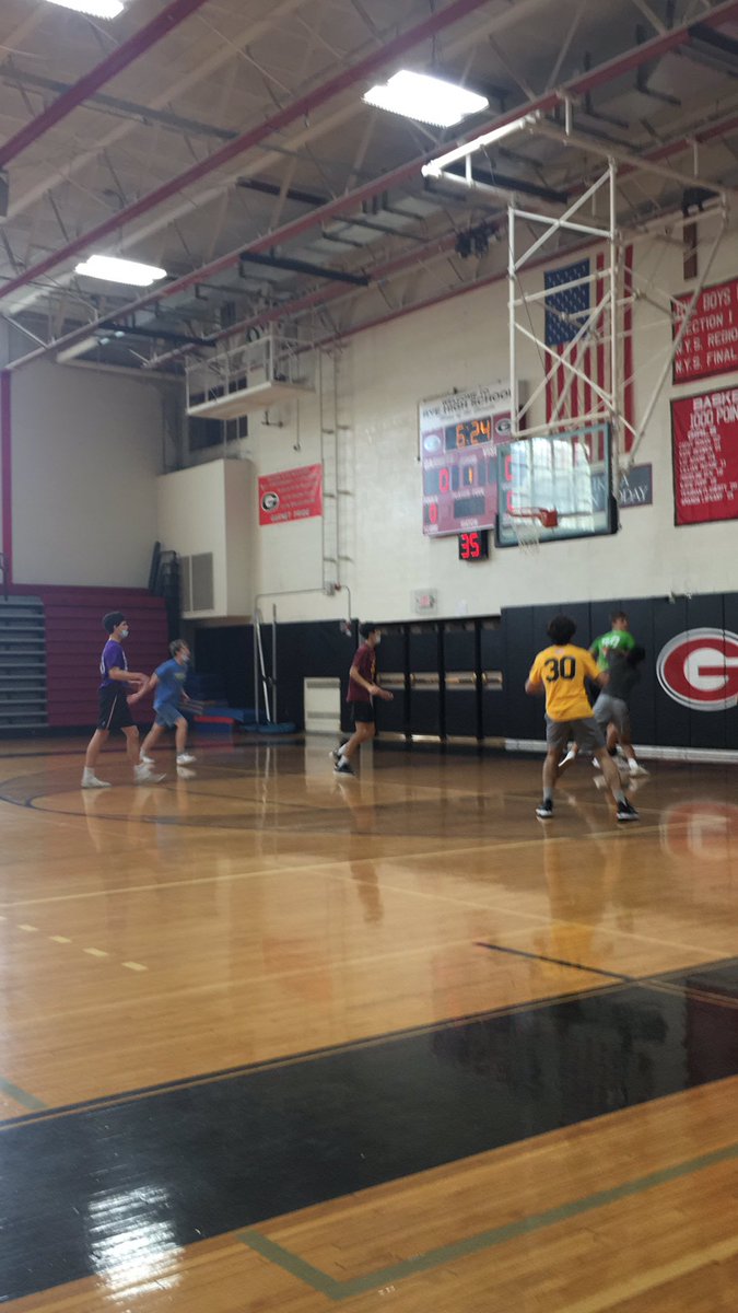 AlMercado8's tweet photo. Quarter finals in the lunch basketball tourney!!!! #movementiskey https://t.co/DPvYotOeol