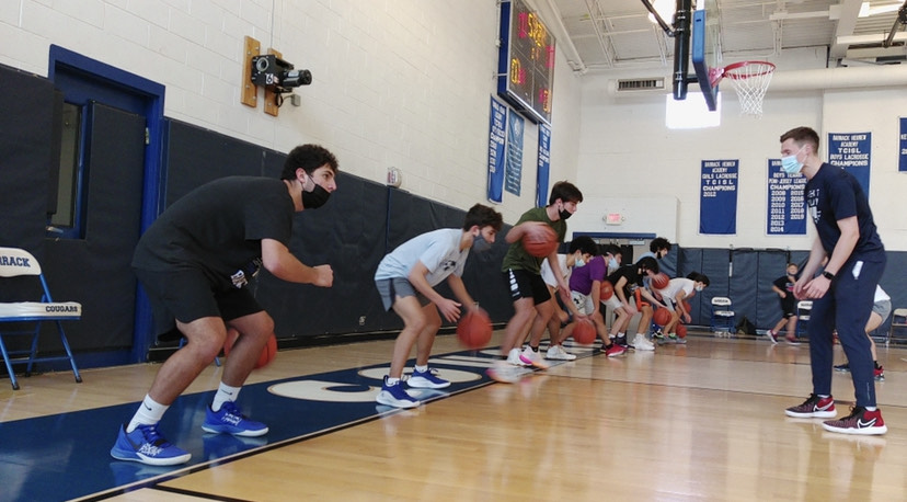 𝗦𝘁𝘂𝗱𝗲𝗻𝘁 𝗠𝗮𝗻𝗮𝗴𝗲𝗿 𝗦𝗽𝗼𝘁𝗹𝗶𝗴𝗵𝘁

Student managers have long been an integral part of our program. 

Throughout the 2021-22 season, we've been featuring Wildcat student managers of both the past and present.

Next Up, Ryan Ansel '14 ⤵️
davidsonwildcats.com/sports/2021/12…