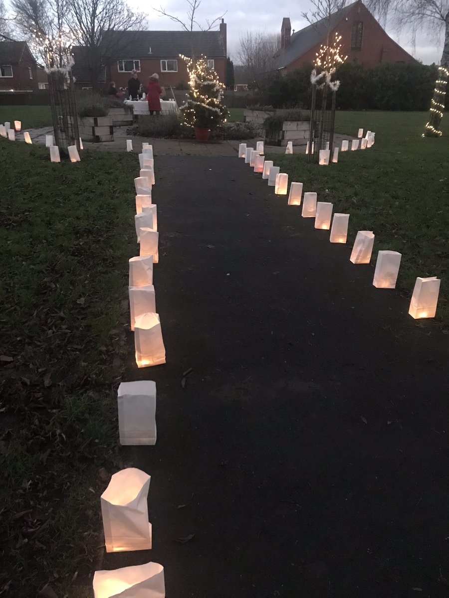 ValleyGCas's tweet photo. It was so lovely to attend the Christmas event held by SWAT in their lovely park.  The choir and eco warriors from Henry Moore School sang lovely carols.  @CllrForster made sure they all had a present.  So Christmassy. https://t.co/k1HLw02CTf