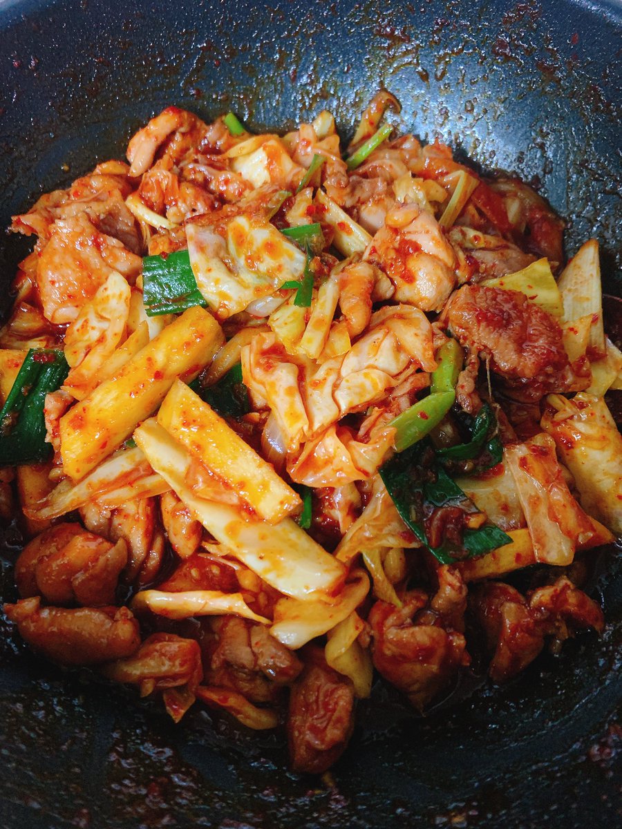 기말셤 기간인 공쥬가 아침에 드시고 싶다 하셔서 이밤에 미리 해두는 닭갈비..올백을 염원하며~ ㅋ(아침엔 못일어난다 ㅡㅡ;