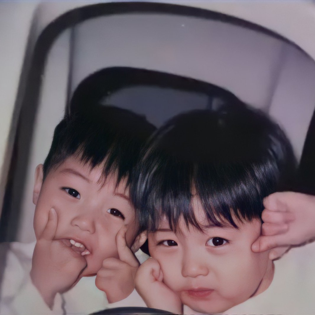 MYxionde's tweet photo. There is no difference they are still children the same 😭💙 https://t.co/tsi7brRj5q