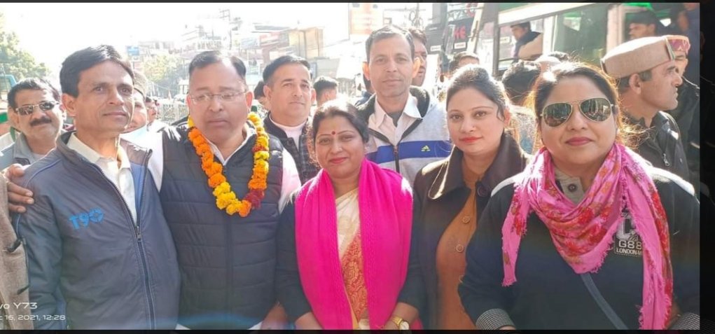 Reshmaansari786's tweet photo. आज @RahulGandhi जी की रेलि में जिलाध्यक्ष @Sanjaykishore85 जी के साथ.... रेलि को सफल बनाते हुए... https://t.co/yOuG4zp7Mb