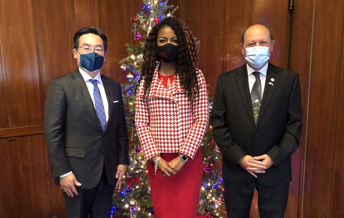 Mayor Tishaura O. Jones Archived (@stlmayor47) on Twitter photo It was an honor to host <a href="/JpnCons_Chicago/">Consulate-General of Japan in Chicago</a> Consul-General Tajima and <a href="/WTCSTL/">WTC St. Louis</a> at City Hall today! I look forward to strengthening economic and cultural ties between St. Louis and Japan, especially with our sister city, Suwa. It was an honor to host <a href="/JpnCons_Chicago/">Consulate-General of Japan in Chicago</a> Consul-General Tajima and <a href="/WTCSTL/">WTC St. Louis</a> at City Hall today! I look forward to strengthening economic and cultural ties between St. Louis and Japan, especially with our sister city, Suwa.