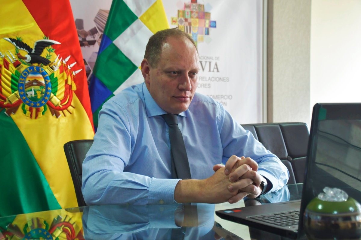 MRE_Bolivia's tweet photo. Durante la reunión del @mercosur, el viceministro @BBlancoF expresó la vocación integracionista de Bolivia y su voluntad de pertenecer a este organismo como miembro pleno, para continuar el desarrollo económico, comercial y social, como desde hace 25 años como estado asociado. https://t.co/k5EyxEX4WY