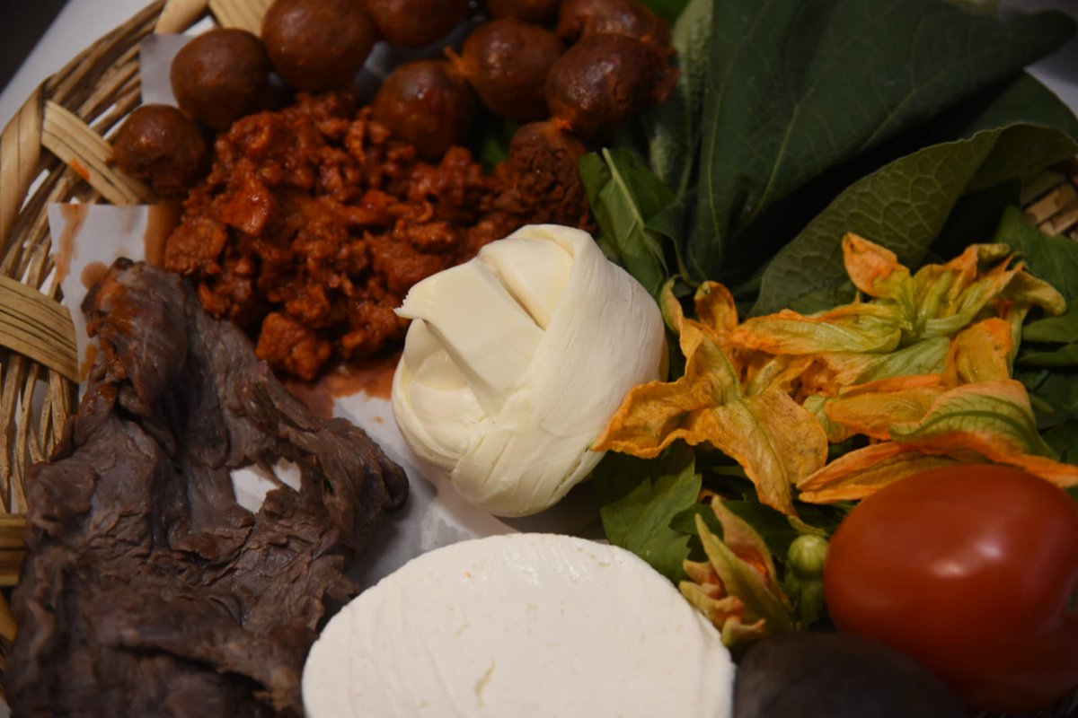 AmarOaxaca's tweet photo. @SECTUR_GobOax   invita a turistas nacionales, extranjeros y a la ciudadanía oaxaqueña a disfrutar de esta fiesta gastronómica. https://t.co/zUNS5vKIPE