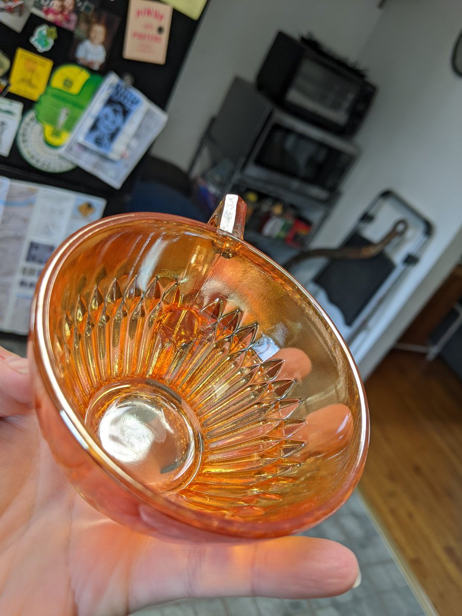 DaniKramer14's tweet photo. A luminous teacup https://t.co/OzsrzRva5e