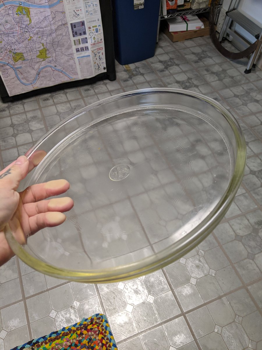 DaniKramer14's tweet photo. Basic pyrex dish. Not much to look at, but perhaps you have a potted plant that needs a solid dish beneath it https://t.co/wBXHNHSGUX