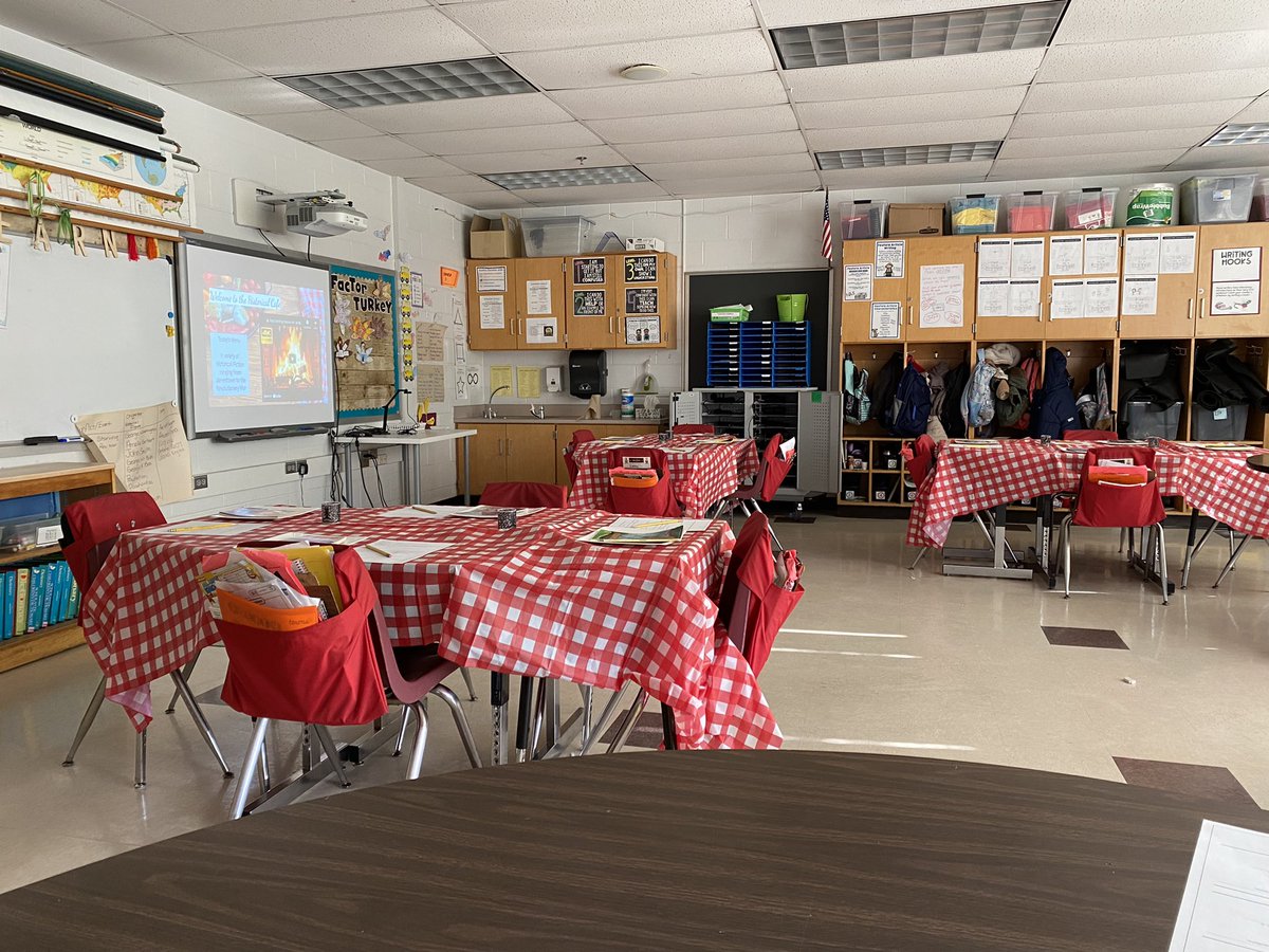 LRfabulous4th's tweet photo. The Historical Cafe is just about ready for its annual book tasting. @LRESroadrunners https://t.co/id0qEDqoOm